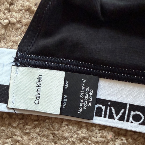 Calvin Klein Black bra push up plunge 36c nwt - Picture 6 of 9